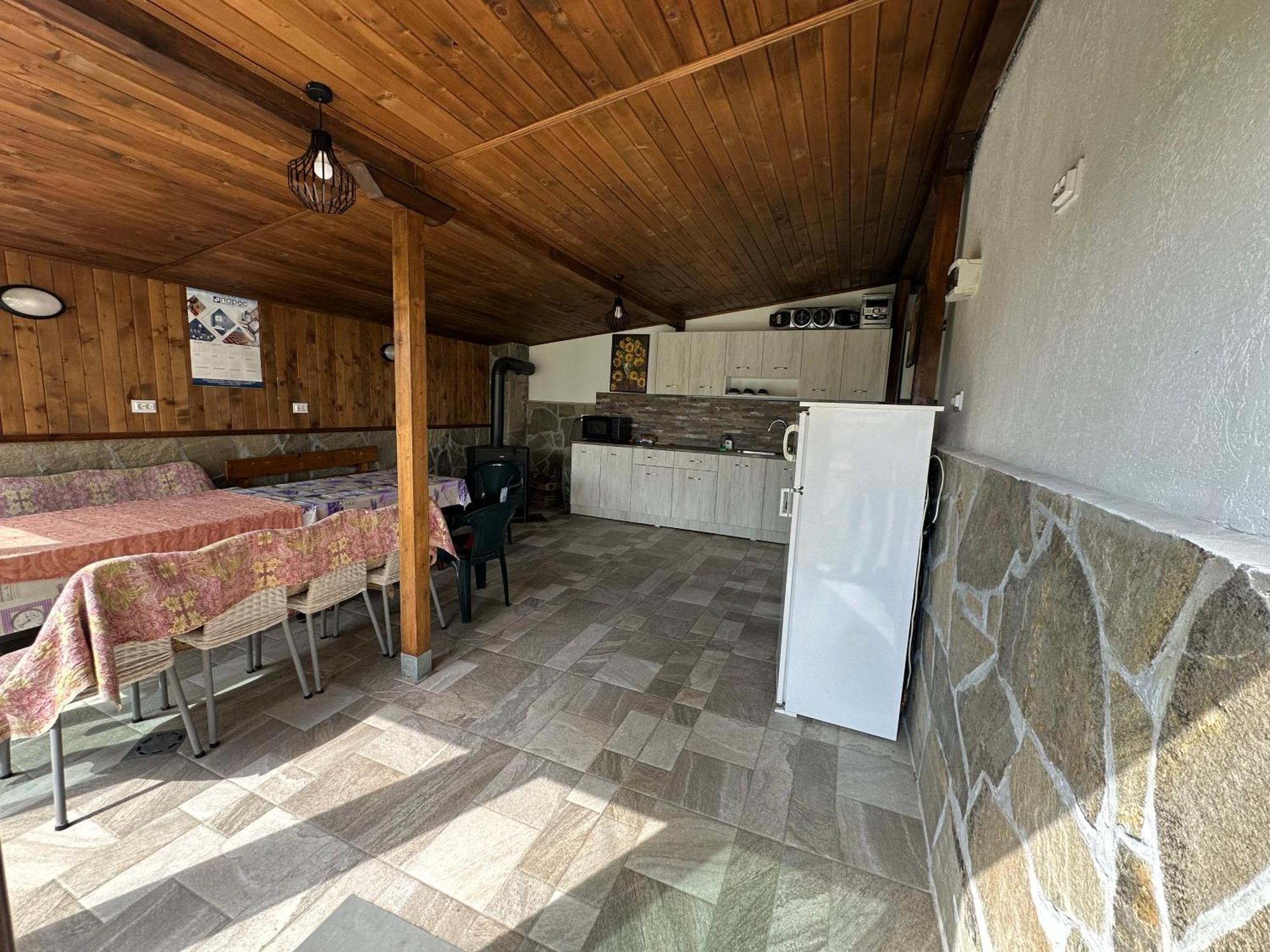 Velkovski Guest House Hisarya Bagian luar foto