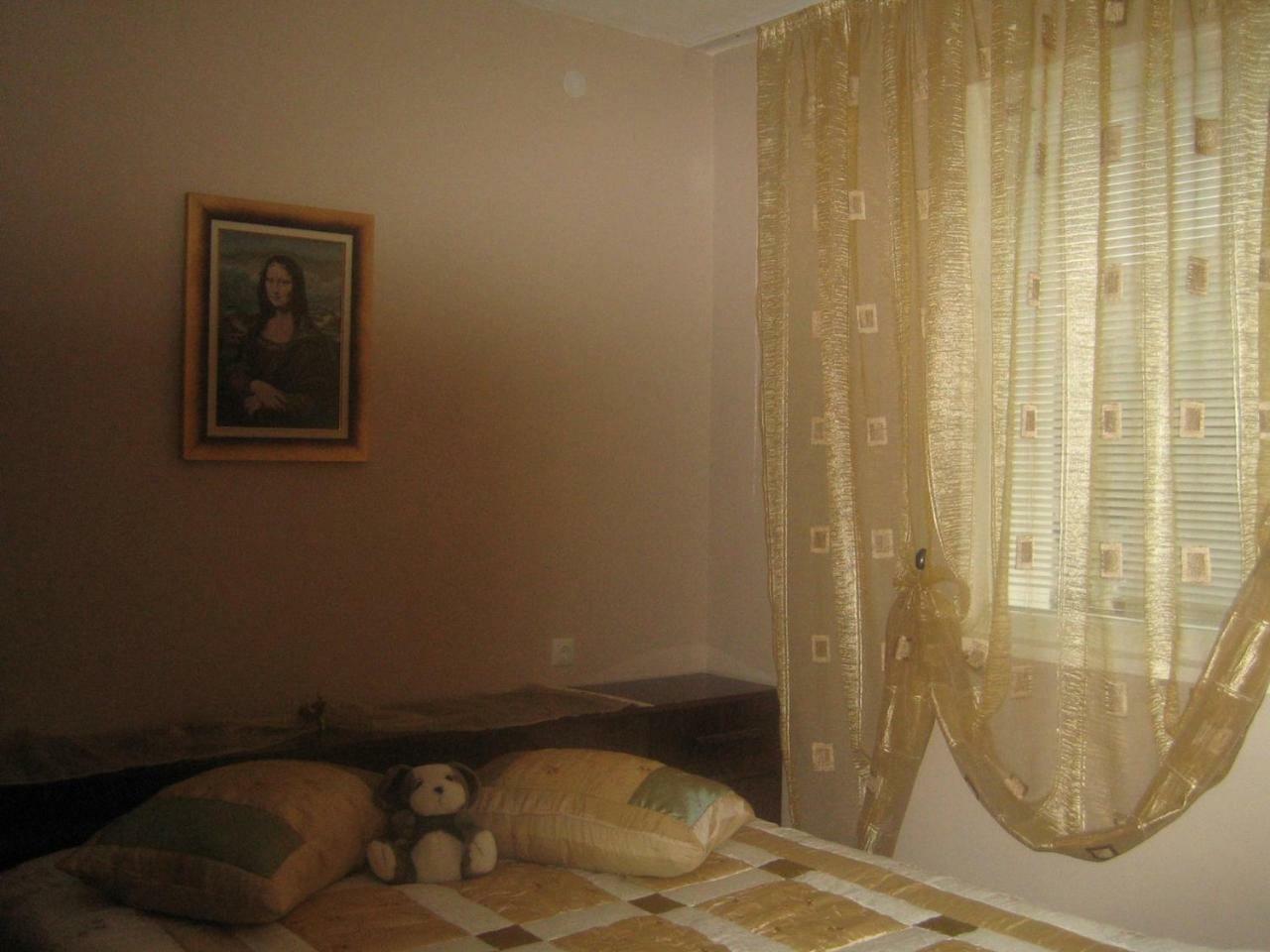 Velkovski Guest House Hisarya Bagian luar foto