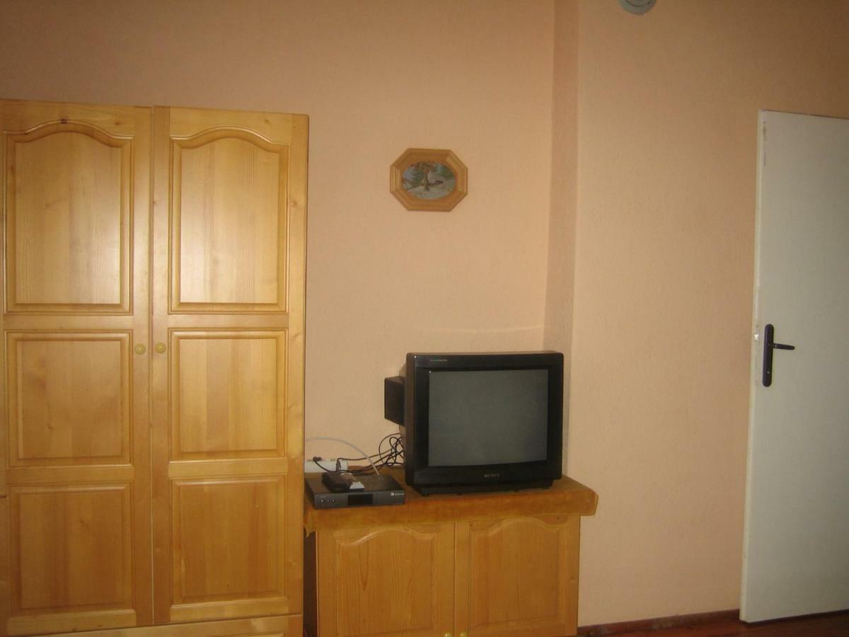 Velkovski Guest House Hisarya Bagian luar foto