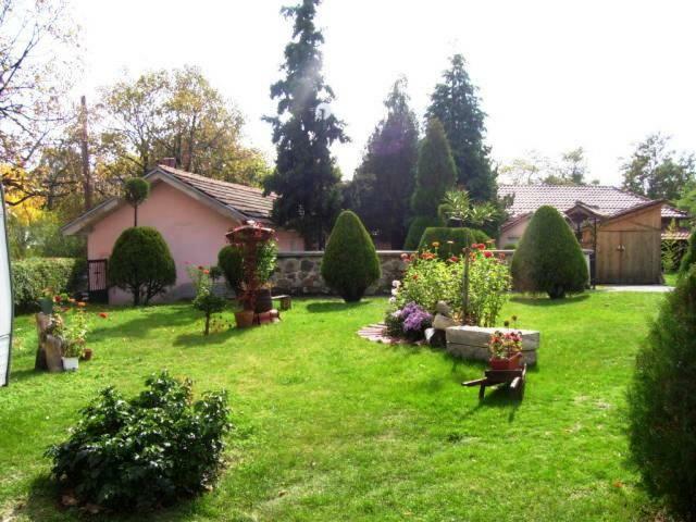 Velkovski Guest House Hisarya Bagian luar foto