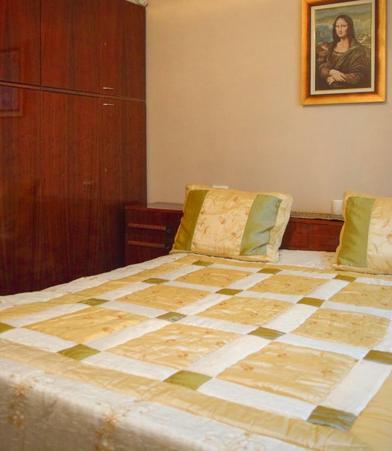 Velkovski Guest House Hisarya Bagian luar foto